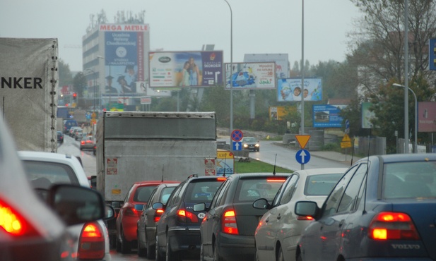 Warszawa: Zmiany i utrudnienia w ruchu