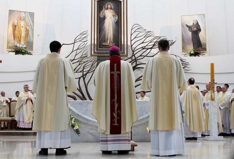 Zawierzenie archidiecezji wrocławskiej Bożemu Miłosierdziu