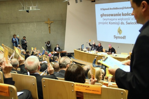 II Synod - sesja plenarna 9 kwietnia