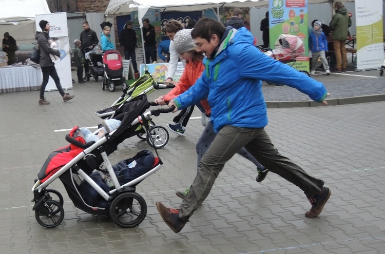 BuggyGym i rodzinne wyścigi wózków