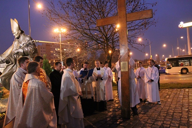 Symbole ŚDM we Wrocławiu-Gądowie