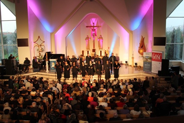 Radosnych uniesień nie brakowało podczas koncertu gospel w wykonaniu Voquality Singers z Londynu