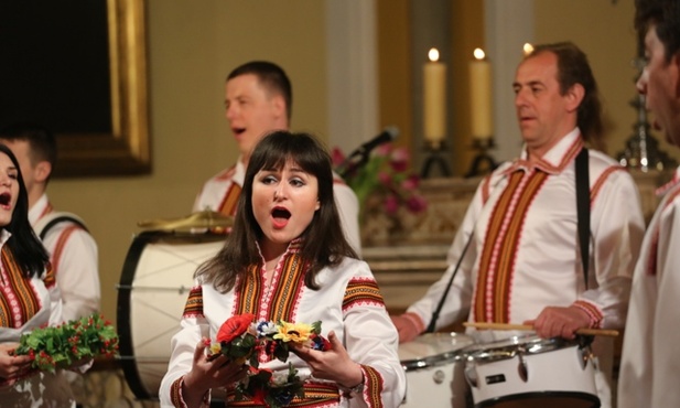 Pieśni o Zmartwychwstałym zaśpiewał w ewangelickim kościele Zbawieciela chór Voskriesinnia z Iwano-Frankowska