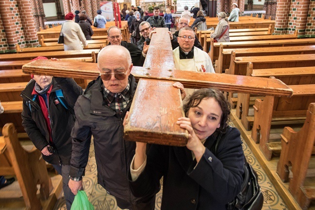 Symbole ŚDM w parafii pw. św. Henryka