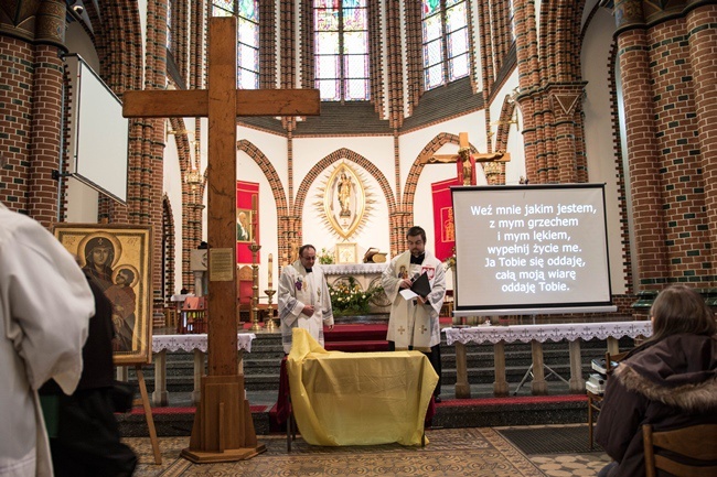 Symbole ŚDM w parafii pw. św. Henryka