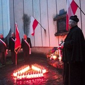  Ks. prałat Krzysztof Ryszka przewodniczył w Bielsku-Białej modlitwie za ofiary katastrofy prezydenckiego samolotu