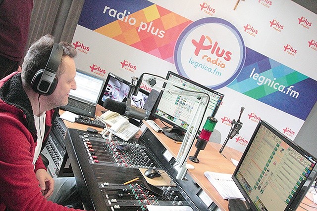  Nowego studia może i nie widać przez radioodbiornik, ale to na pewno o wiele większy komfort pracy dla prezenterów 