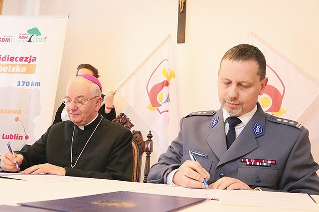  Podpisanie umowy o współpracy diecezji i policji w ramach Światowych Dni Młodzieży