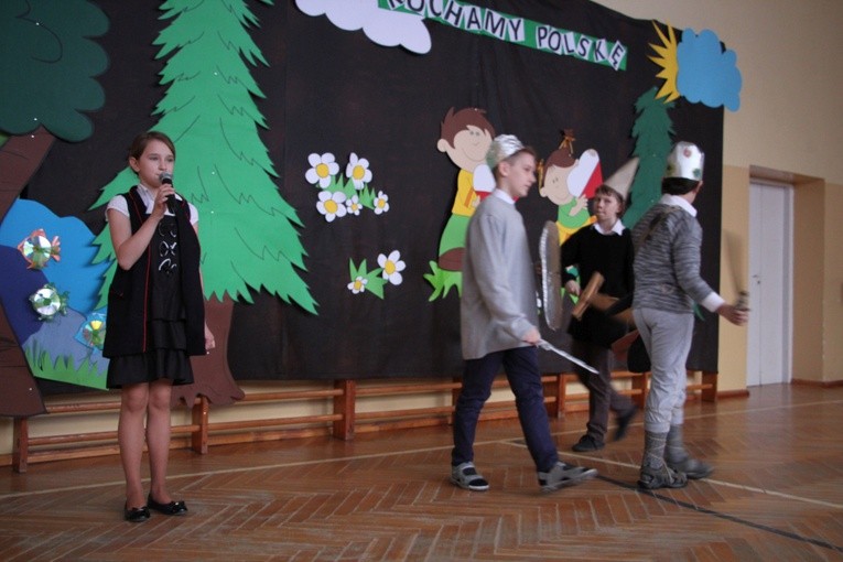 Ogólnoszkolny projekt "Katyń - Pamiętamy"