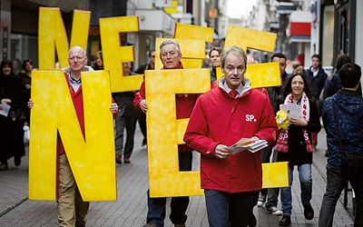61 proc. Holendrów uczestniczących w referendum głosowało „nie”