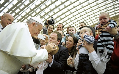 „Radość miłości przeżywana w rodzinach jest także radością Kościoła” – tak zaczyna się adhortacja Franciszka