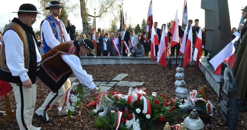 Symboliczny powrót zamordowanych