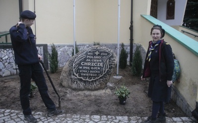 A kamień zostanie...