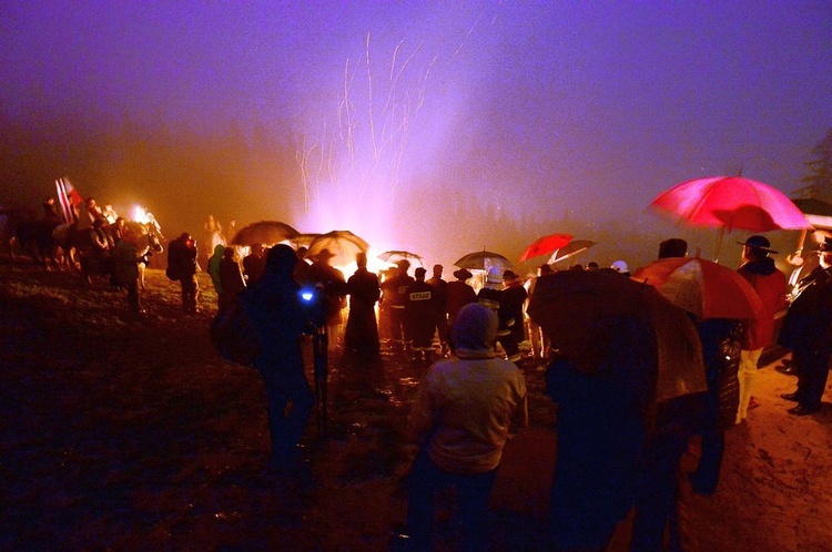 Chrzcielna watra na Gubałówce