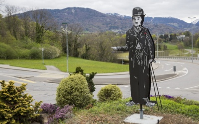 Trzymetrowy Charlie Chaplin