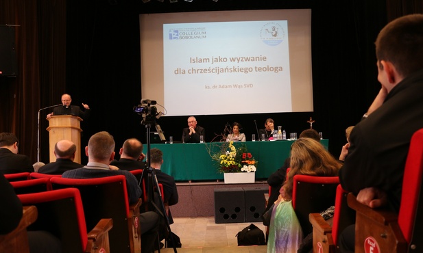 Podczas sympozjum sala była wypełniona po brzegi