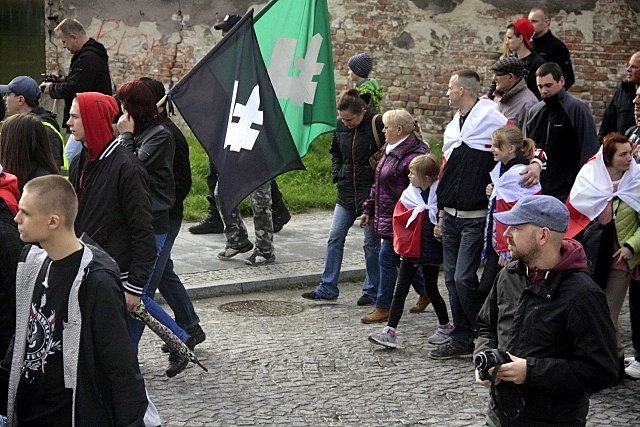 Manifestacja przeciwko imigrantom