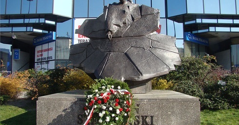 Pomnik Stefana Starzyńskiego na pl. Bankowym