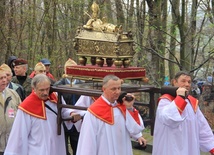 Procesja z relikwiarzem św. Wojciecha