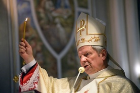 Bp Henryk Tomasik przewodniczył ceremonii odnowienia przyrzeczeń chrzcielnych