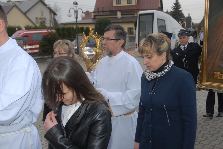 Nawiedzenie w parafii Miłosierdzia Bożego w Woli Rzędzińskiej