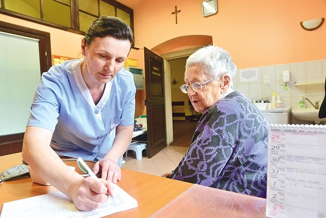  Agnieszka jest pielęgniarką w domu opieki