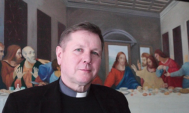 Dla mnie jest to cudowna interwencja Boga, która ma potwierdzić  wiarę w rzeczywistą obecność Ciała i Krwi Pańskiej w Eucharystii  – mówi ks. Stanisław Araszczuk