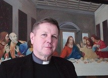 Dla mnie jest to cudowna interwencja Boga, która ma potwierdzić  wiarę w rzeczywistą obecność Ciała i Krwi Pańskiej w Eucharystii  – mówi ks. Stanisław Araszczuk