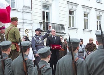 W rekonstrukcji wystąpili m.in. członkowie Stowarzyszenia Patria Polonia, członkowie stowarzyszenia kawaleryjskiego w barwach IV Pułku Strzelców Konnych w Płocku oraz Teatr Remedium Stowarzyszenia Uniwersytet Trzeciego Wieku