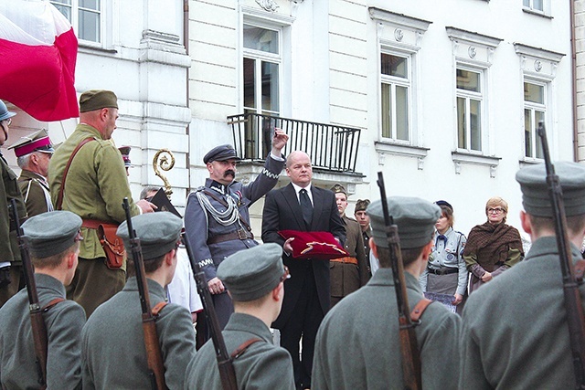 W rekonstrukcji wystąpili m.in. członkowie Stowarzyszenia Patria Polonia, członkowie stowarzyszenia kawaleryjskiego w barwach IV Pułku Strzelców Konnych w Płocku oraz Teatr Remedium Stowarzyszenia Uniwersytet Trzeciego Wieku