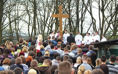  Większość młodych ludzi spotkała się z Matką Bożą, bo jest ważna w ich życiu