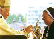 Beatyfikacja Reginy Protmann odbyła się 13 czerwca 1999 r. w Warszawie, a Mszy św. przewodniczył papież Jan Paweł II 