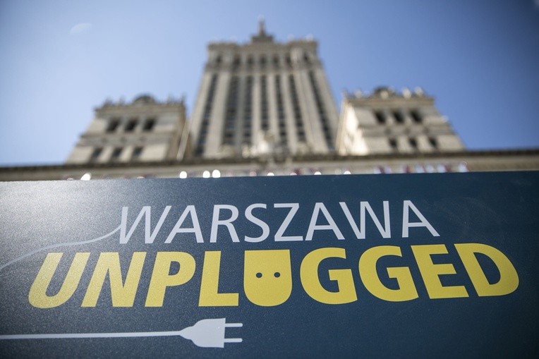 Oszczędzaj prąd z Reni Jusis