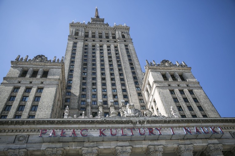 Oszczędzaj prąd z Reni Jusis