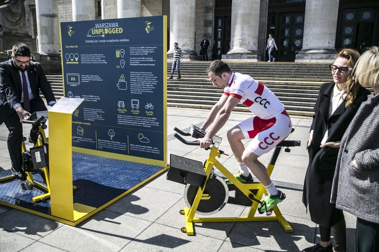 Oszczędzaj prąd z Reni Jusis