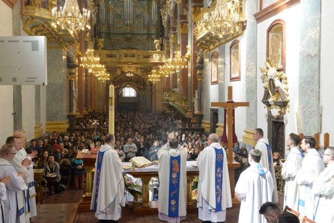 Maturzyści na Jasnej Górze - Msza św.