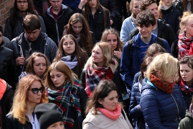 Maturzyści na Jasnej Górze - Droga Krzyżowa