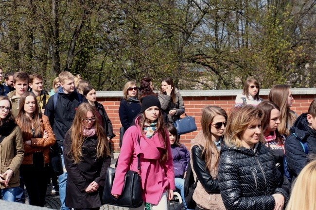 Maturzyści na Jasnej Górze - Droga Krzyżowa