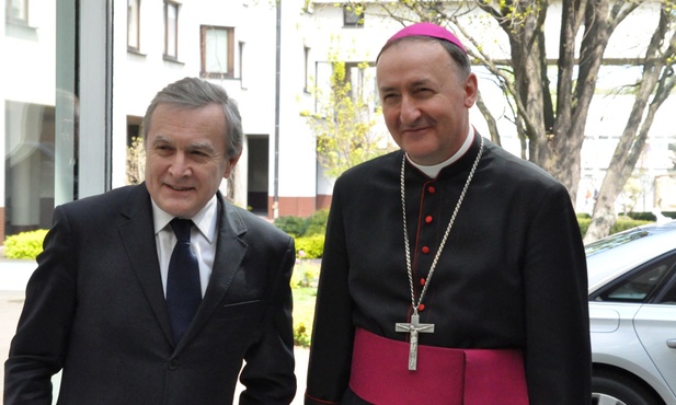 Prof. Piotr Gliński z bp. Andrzejem Jeżem