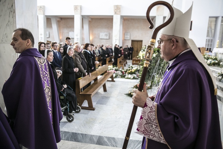 Pogrzeb wizjonerki Władysławy Papis