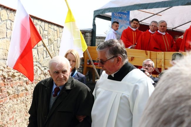 Odsłonięcie pomnika "Niezłomnym-Ojczyzna" w Morawicy