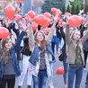 Taniec z balonami do hymnu ŚDM 2016