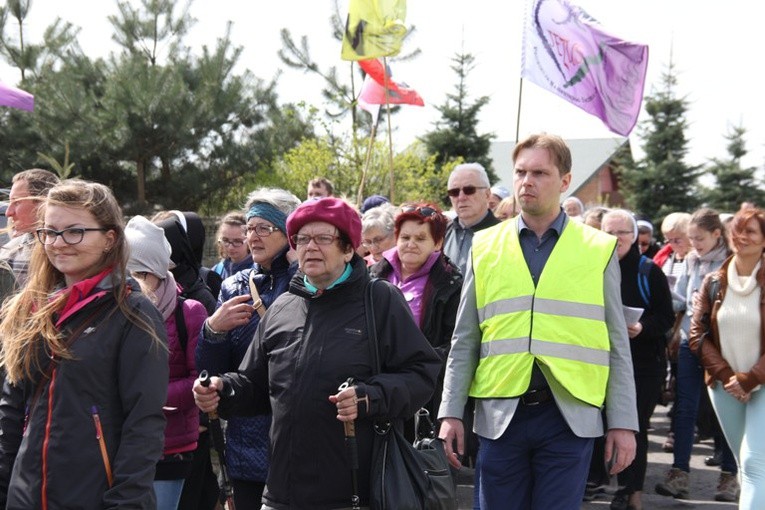 Pielgrzymka z Roszkowej Woli do Żdżar w 27. rocznicę beatyfikacji Franciszki Siedliskiej