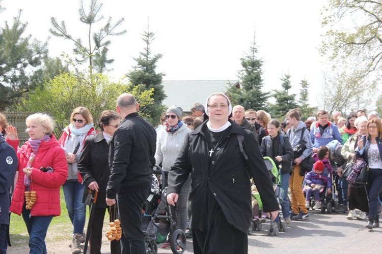 Pielgrzymka z Roszkowej Woli do Żdżar w 27. rocznicę beatyfikacji Franciszki Siedliskiej