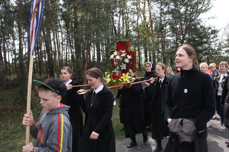 Pielgrzymka z Roszkowej Woli do Żdżar w 27. rocznicę beatyfikacji Franciszki Siedliskiej