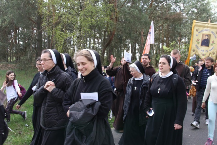 Pielgrzymka z Roszkowej Woli do Żdżar w 27. rocznicę beatyfikacji Franciszki Siedliskiej