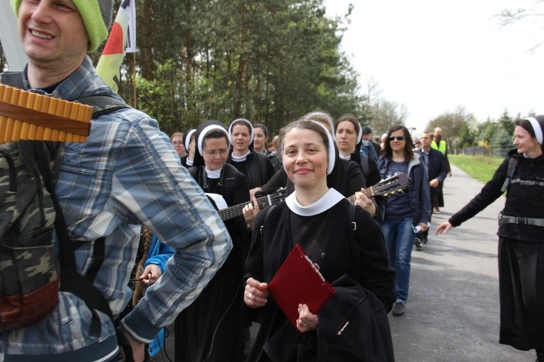 Pielgrzymka z Roszkowej Woli do Żdżar w 27. rocznicę beatyfikacji Franciszki Siedliskiej