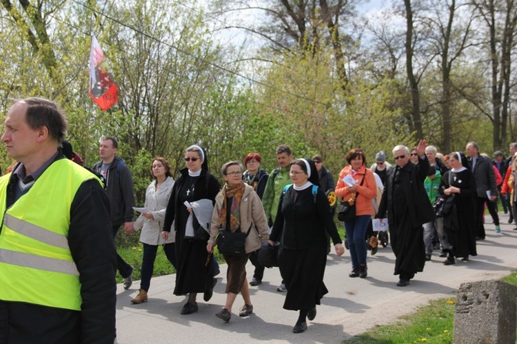 Pielgrzymka z Roszkowej Woli do Żdżar w 27. rocznicę beatyfikacji Franciszki Siedliskiej