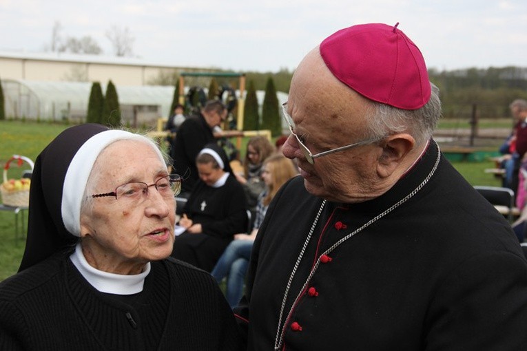 Pielgrzymka z Roszkowej Woli do Żdżar w 27. rocznicę beatyfikacji Franciszki Siedliskiej