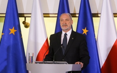 Macierewicz: Będą zmiany w planie modernizacji armii